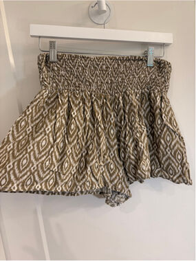 Women's Soho Lady Printed Smocked High-Waisted Flowy Shorts Size Large